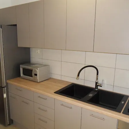 Seaview Divna Beachfront Apartamento *