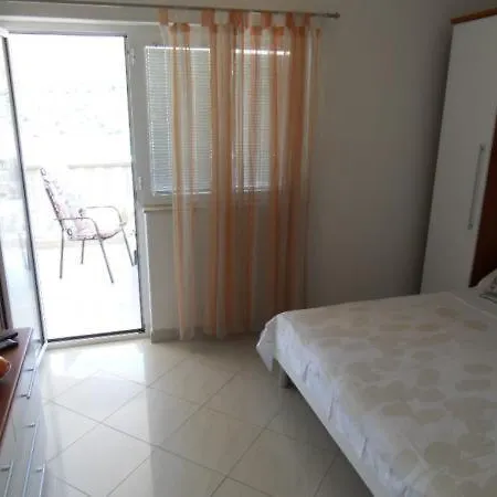 Seaview Divna Beachfront * Podglavica