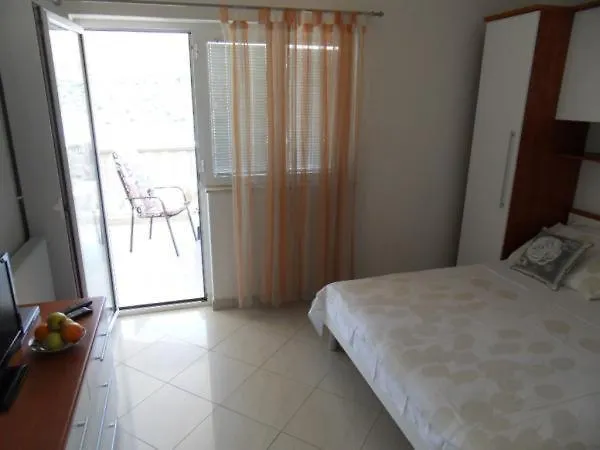 Seaview Divna Beachfront * Podglavica