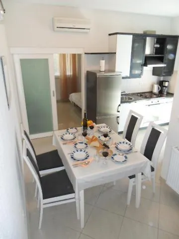 Appartement Seaview Divna Beachfront *