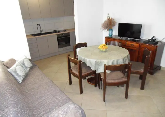 Seaview Divna Beachfront Appartement