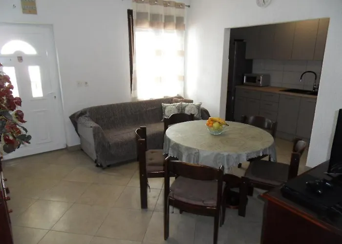 Seaview Divna Beachfront * Podglavica